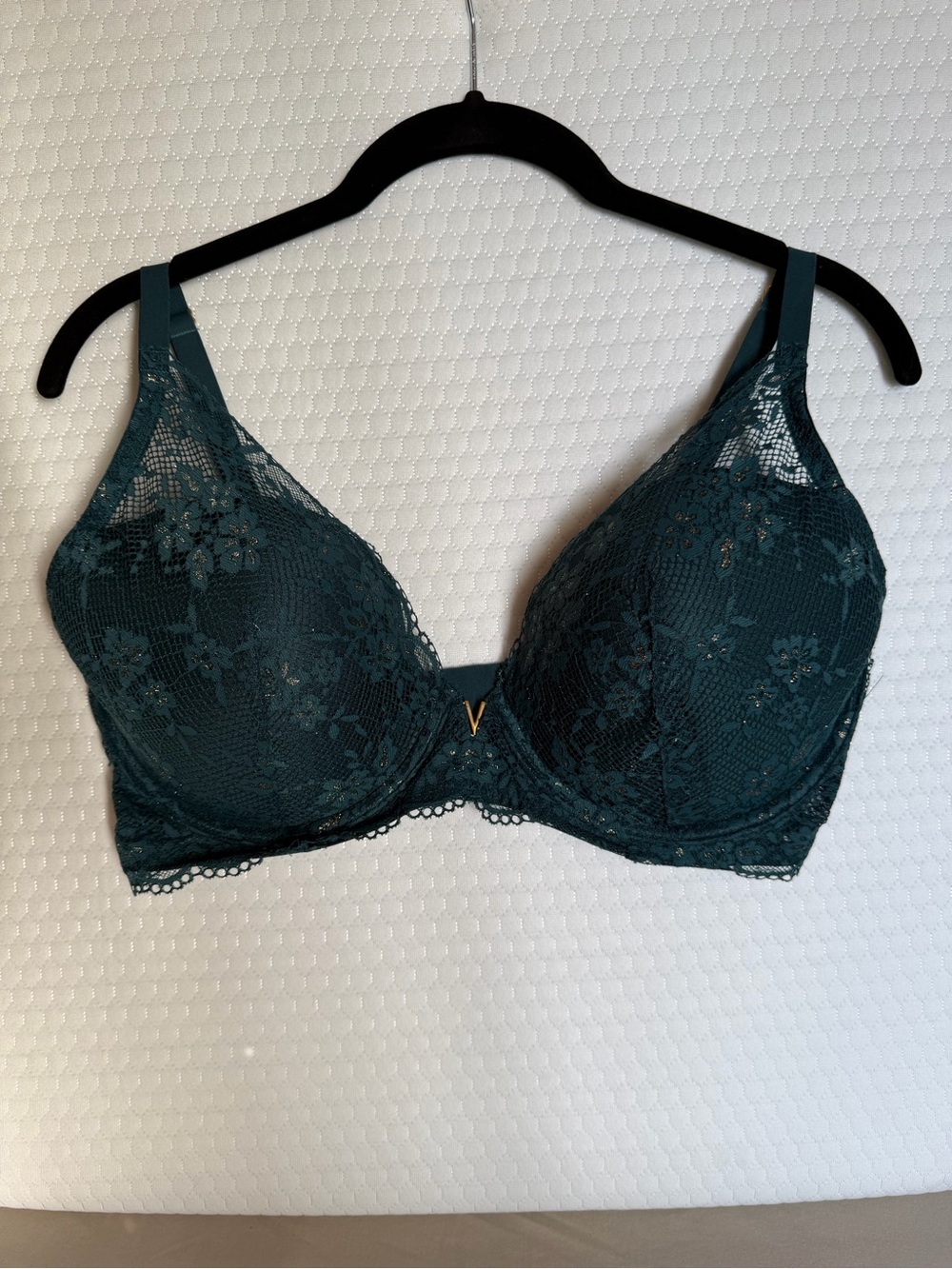 Victoria’s Secret Lace Underwire Bra in Deep Green - Women Intimates